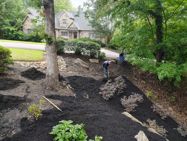 Mulch and landscaping edge work in Asheville NC